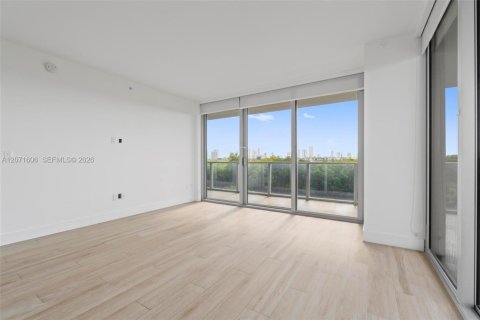Condominio en alquiler en North Miami Beach, Florida, 3 dormitorios, 144.56 m2 № 2301668 - foto 11