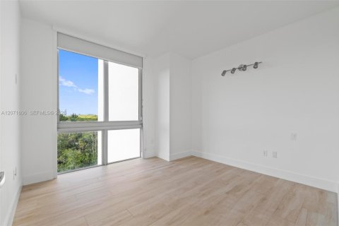 Condominio en alquiler en North Miami Beach, Florida, 3 dormitorios, 144.56 m2 № 2301668 - foto 27