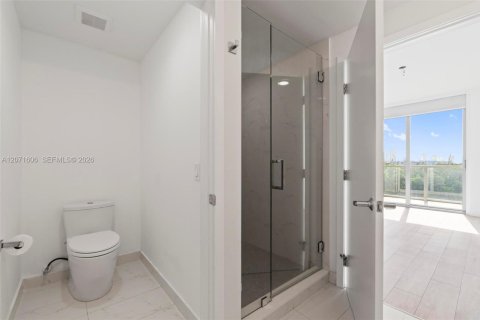 Condominio en alquiler en North Miami Beach, Florida, 3 dormitorios, 144.56 m2 № 2301668 - foto 21