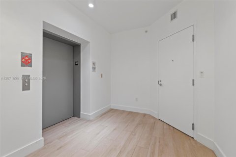 Condominio en alquiler en North Miami Beach, Florida, 3 dormitorios, 144.56 m2 № 2301668 - foto 3