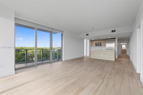 Condominio en alquiler en North Miami Beach, Florida, 3 dormitorios, 144.56 m2 № 2301668 - foto 12