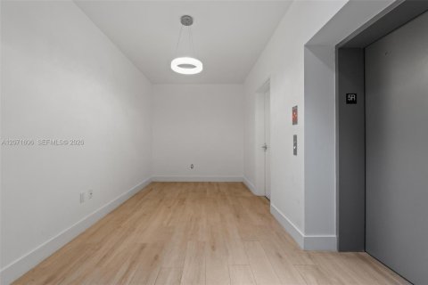 Condominio en alquiler en North Miami Beach, Florida, 3 dormitorios, 144.56 m2 № 2301668 - foto 2