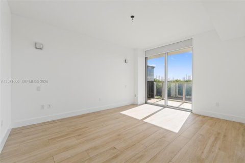 Condominio en alquiler en North Miami Beach, Florida, 3 dormitorios, 144.56 m2 № 2301668 - foto 17
