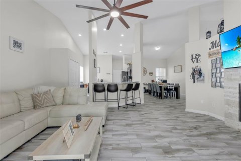 Villa ou maison à vendre à Kissimmee, Floride: 4 chambres, 203.83 m2 № 1743422 - photo 9