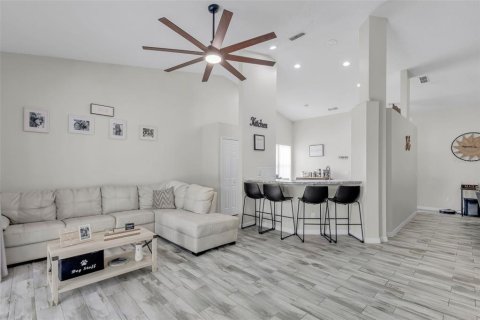 Villa ou maison à vendre à Kissimmee, Floride: 4 chambres, 203.83 m2 № 1743422 - photo 12