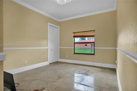 House in Miami, Florida 8 bedrooms, 563.73 sq.m. № 2240422 - photo 19