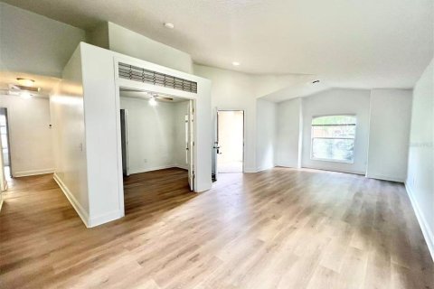 Casa en venta en Apopka, Florida, 3 dormitorios, 166.3 m2 № 2425702 - foto 6