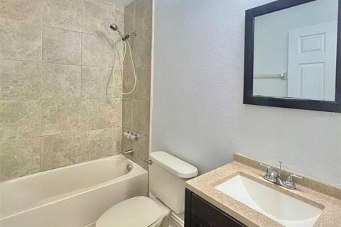 Casa en venta en Apopka, Florida, 3 dormitorios, 166.3 m2 № 2425702 - foto 15