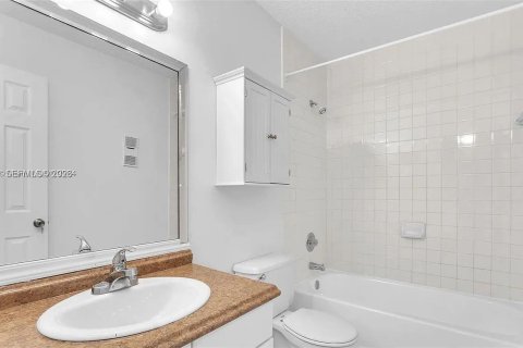 Condominio en alquiler en Homestead, Florida, 3 dormitorios, 111.02 m2 № 2011807 - foto 17