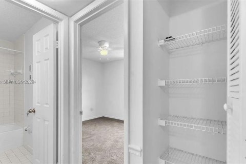 Condominio en alquiler en Homestead, Florida, 3 dormitorios, 111.02 m2 № 2011807 - foto 16