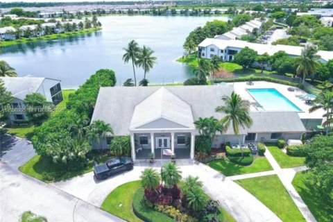 Condominio en alquiler en Homestead, Florida, 3 dormitorios, 111.02 m2 № 2011807 - foto 18