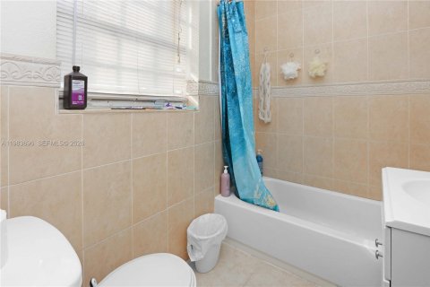 Купить коммерческую недвижимость в Хомстед, Флорида № 2045384 - фото 27