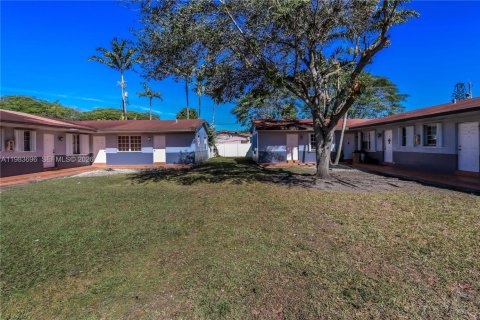 Купить коммерческую недвижимость в Хомстед, Флорида № 2045384 - фото 8