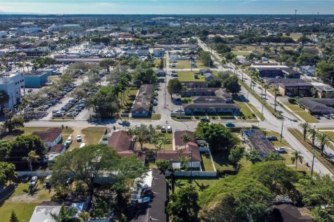 Купить коммерческую недвижимость в Хомстед, Флорида № 2045384 - фото 16