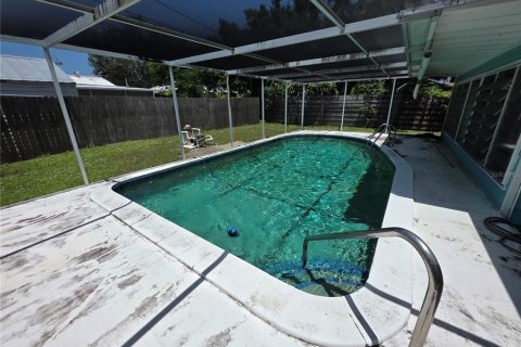 House in Sarasota, Florida 3 bedrooms, 128.95 sq.m. № 1850934 - photo 15