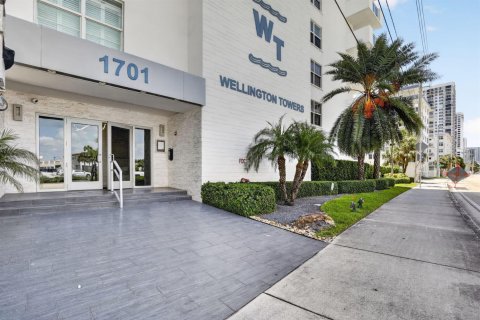 Condo in Hollywood, Florida, 2 bedrooms № 2362852 - photo 5
