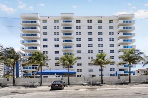 Condo in Hollywood, Florida, 2 bedrooms № 2362852 - photo 3