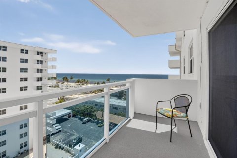 Condo in Hollywood, Florida, 2 bedrooms № 2362852 - photo 20