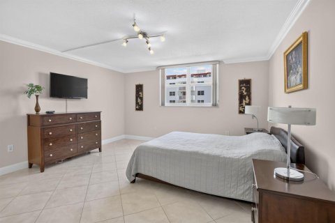 Condo in Hollywood, Florida, 2 bedrooms № 2362852 - photo 28