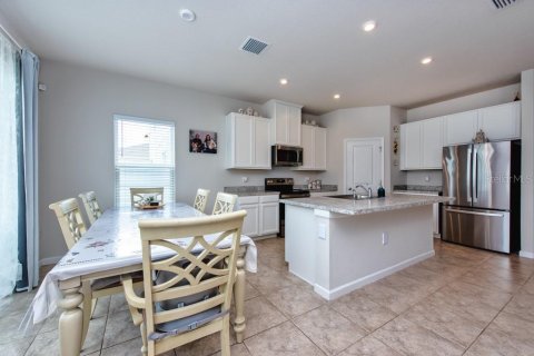 Casa en venta en Zephyrhills, Florida, 3 dormitorios, 169.36 m2 № 1903818 - foto 7