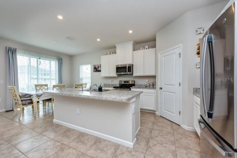 Casa en venta en Zephyrhills, Florida, 3 dormitorios, 169.36 m2 № 1903818 - foto 9