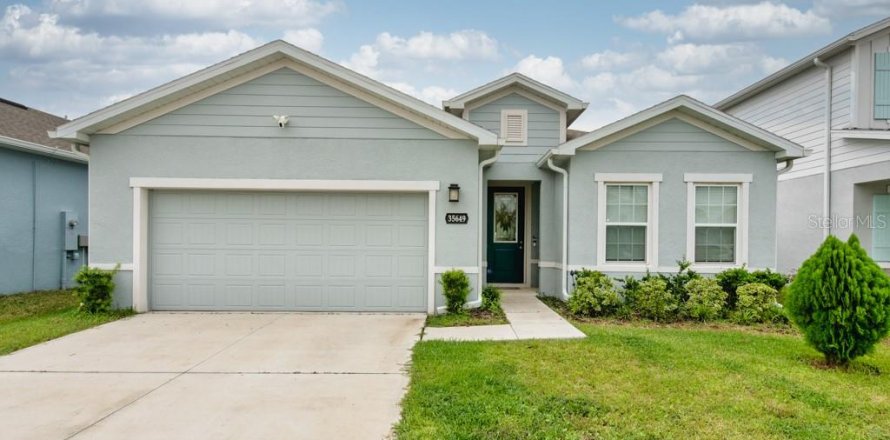 Casa en Zephyrhills, Florida 3 dormitorios, 169.36 m2 № 1903818
