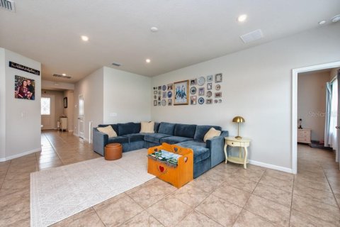 Casa en venta en Zephyrhills, Florida, 3 dormitorios, 169.36 m2 № 1903818 - foto 4