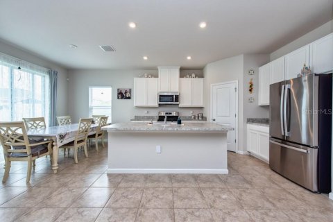 Casa en venta en Zephyrhills, Florida, 3 dormitorios, 169.36 m2 № 1903818 - foto 8