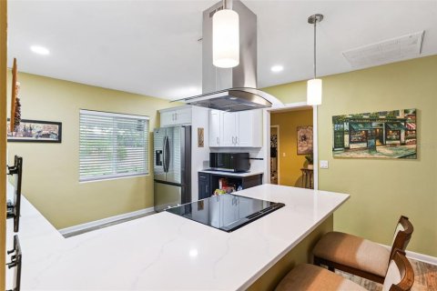 House in Clearwater, Florida 3 bedrooms, 133.5 sq.m. № 1832626 - photo 8