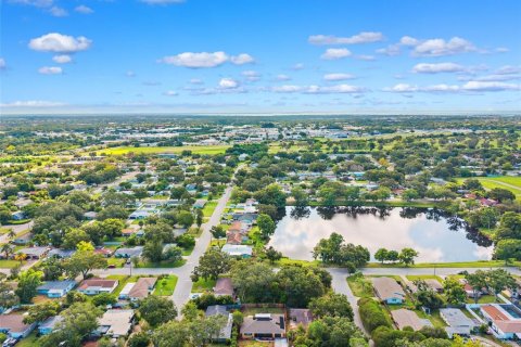 House in Clearwater, Florida 3 bedrooms, 133.5 sq.m. № 1832626 - photo 29