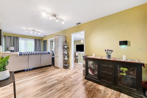 House in Clearwater, Florida 3 bedrooms, 133.5 sq.m. № 1832626 - photo 9