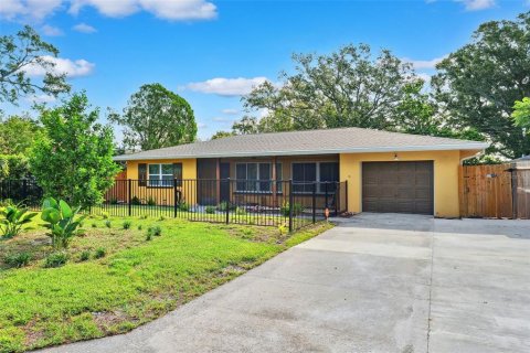 House in Clearwater, Florida 3 bedrooms, 133.5 sq.m. № 1832626 - photo 1