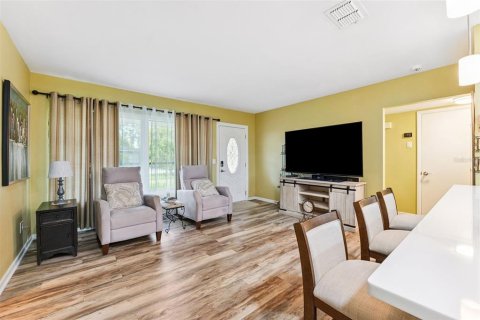 House in Clearwater, Florida 3 bedrooms, 133.5 sq.m. № 1832626 - photo 2