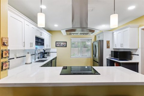 House in Clearwater, Florida 3 bedrooms, 133.5 sq.m. № 1832626 - photo 6