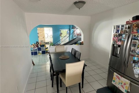 Villa ou maison à vendre à Miami, Floride: 3 chambres, 133.31 m2 № 1941910 - photo 13