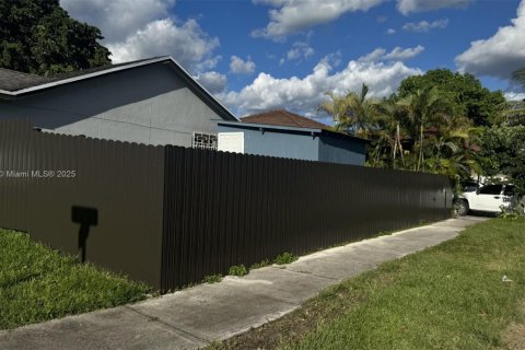Villa ou maison à vendre à Miami, Floride: 3 chambres, 133.31 m2 № 1941910 - photo 5