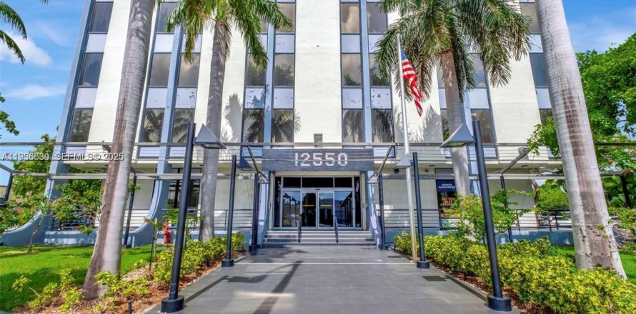 Immobilier commercial à North Miami, Floride № 1994611