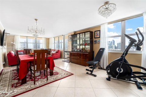 Condo in Sunny Isles Beach, Florida, 3 bedrooms  № 1788468 - photo 12