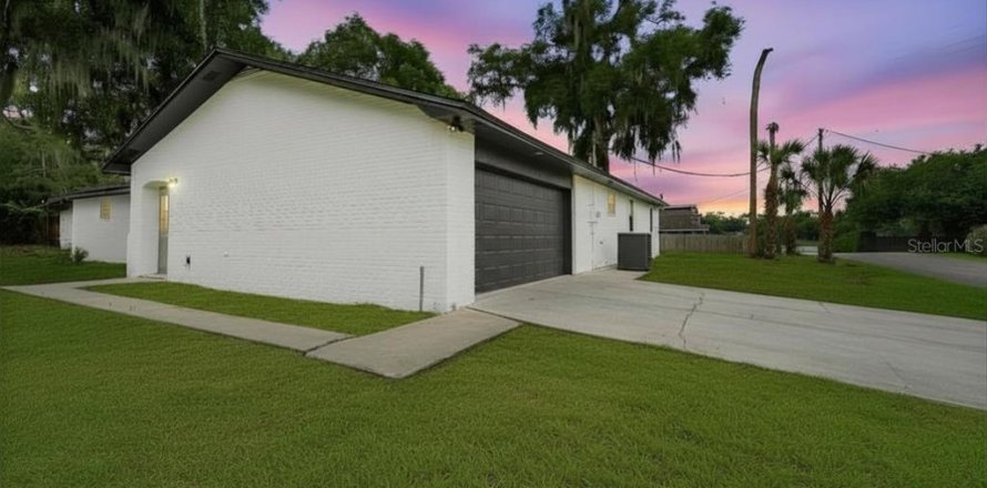 Casa en Lake Mary, Florida 4 dormitorios, 217.39 m2 № 2140581