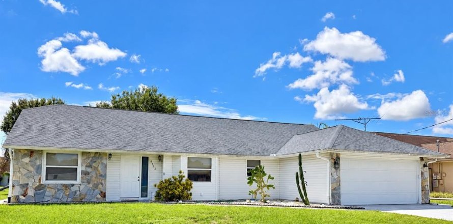 Villa ou maison à North Port, Floride 3 chambres, 185.53 m2 № 2408355