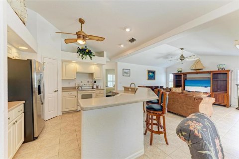 House in Rotonda, Florida 3 bedrooms, 188.59 sq.m. № 1722251 - photo 18
