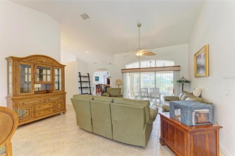 House in Rotonda, Florida 3 bedrooms, 188.59 sq.m. № 1722251 - photo 9