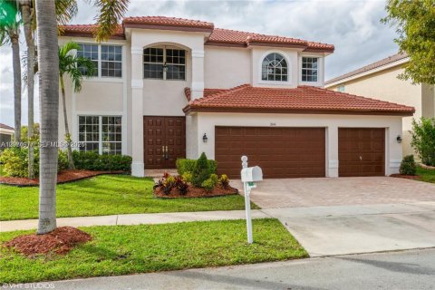 Villa ou maison à Miramar, Floride 4 chambres, 324.04 m2 № 2360212