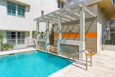 Condo in Miami Beach, Florida, 3 bedrooms  № 2076722 - photo 21