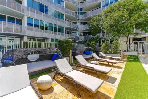 Condo in Miami Beach, Florida, 3 bedrooms  № 2076722 - photo 22