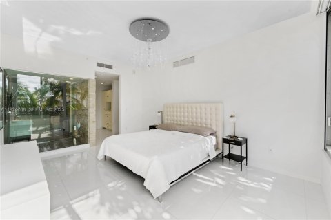 Condo in Miami Beach, Florida, 3 bedrooms  № 2076722 - photo 8