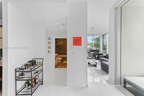 Condo in Miami Beach, Florida, 3 bedrooms  № 2076722 - photo 13
