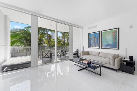 Condo in Miami Beach, Florida, 3 bedrooms  № 2076722 - photo 2