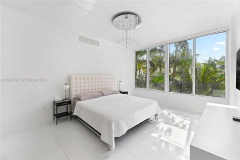 Condo in Miami Beach, Florida, 3 bedrooms  № 2076722 - photo 7