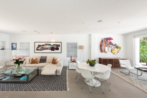 Купить виллу или дом в Майами-Бич, Флорида 3 спальни, 295.24м2, № 1963172 - фото 9